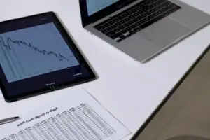 Apple's AI Edge: Why Bank of America Sees 19% Upside - According to CNBC, Bank of America analyst Wamsi Mohan has reiterated